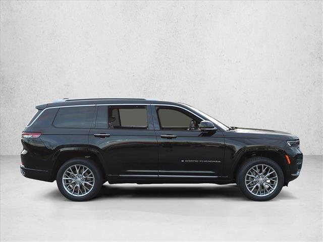 Used 2022 Jeep Grand Cherokee L Summit w/ Luxury Tech Group V AWD/4WD image 4