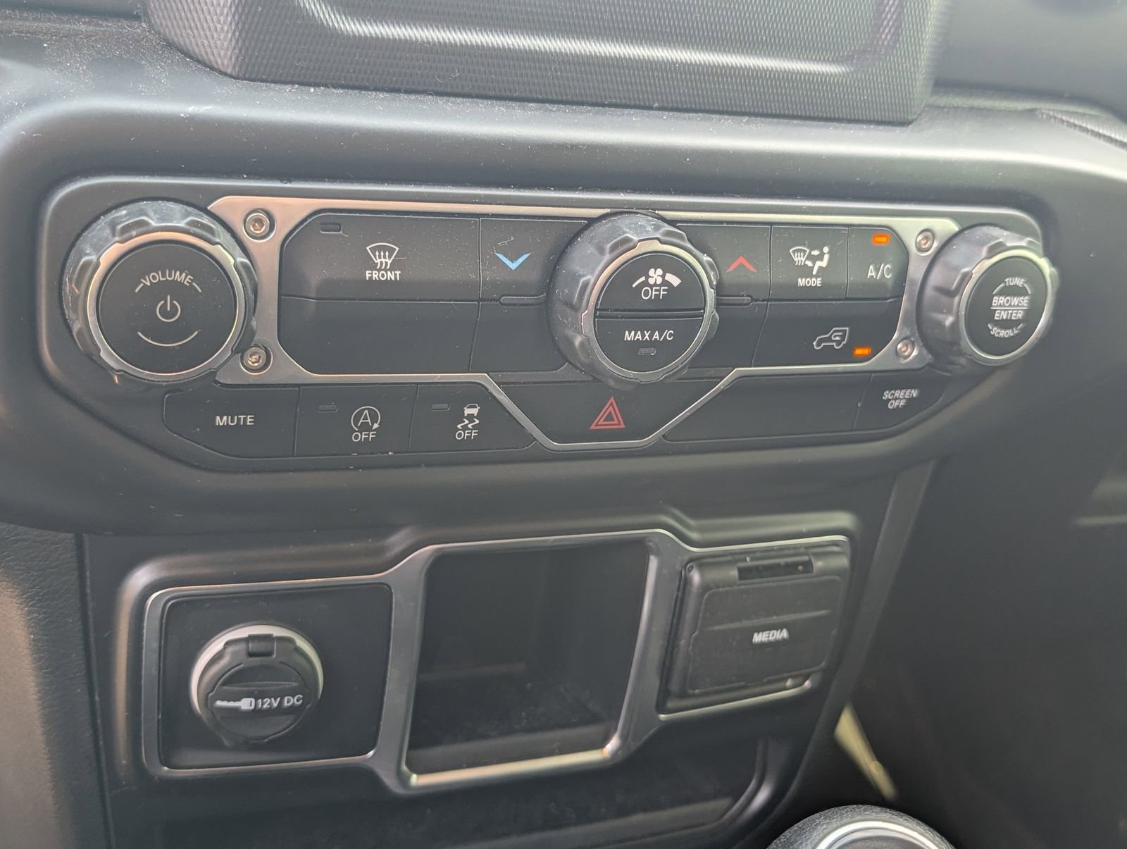 Used 2022 Jeep Gladiator Sport image 15