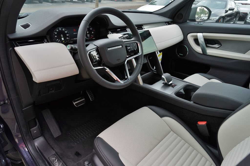 New 2026 Land Rover Discovery Sport Landmark AWD/4WD image 12
