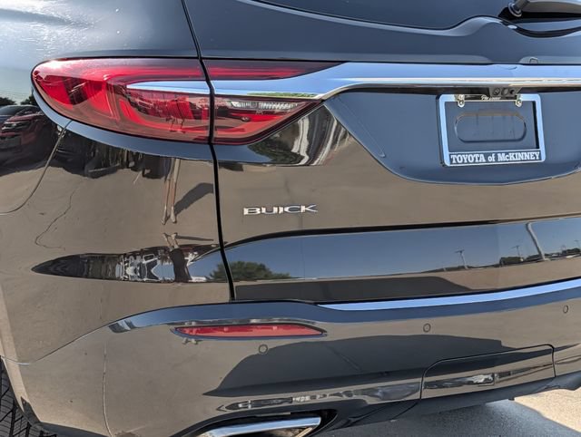 Used 2018 Buick Enclave Premium w/ Experience Buick Package FWD image 8