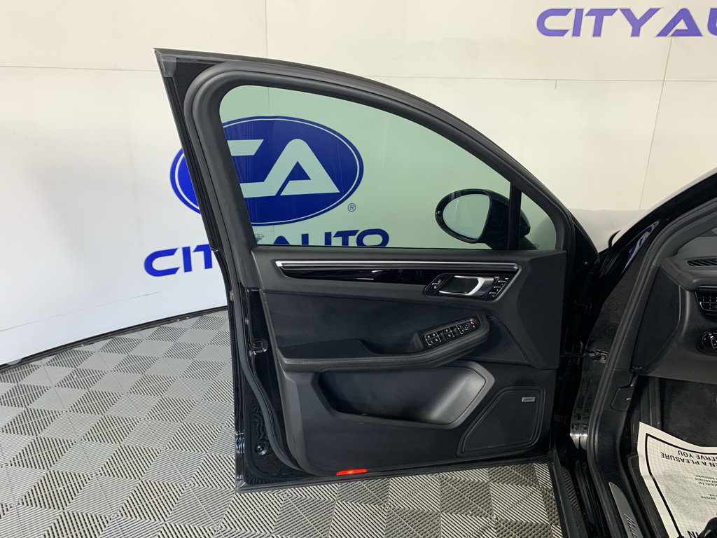 Used 2019 Porsche Macan S AWD/4WD image 14