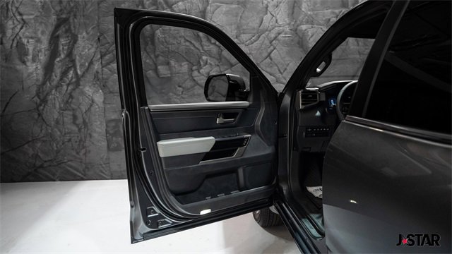 Used 2025 Toyota Tundra Limited image 4
