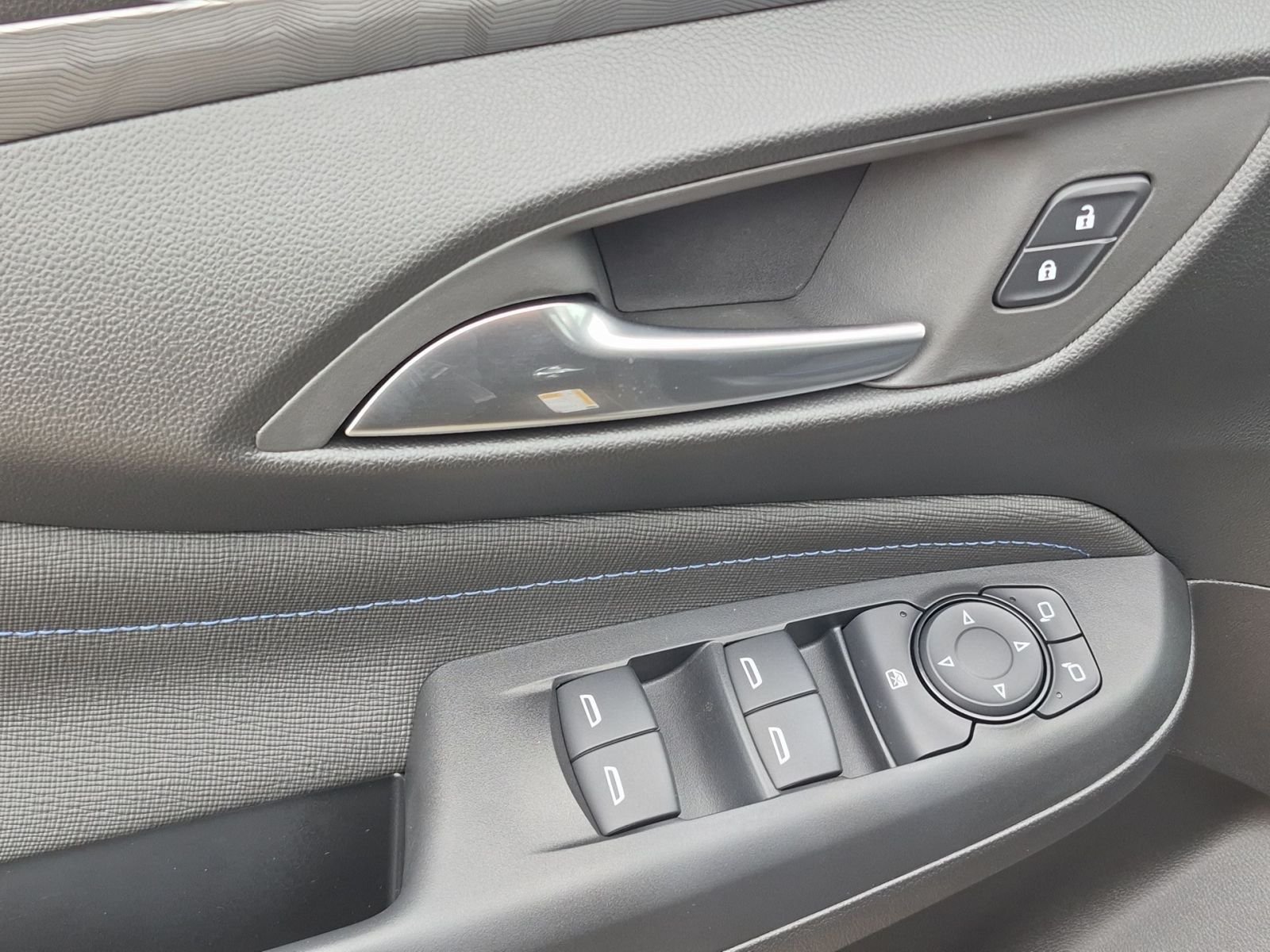 New 2026 Buick Envista Sport Touring w/ Convenience I Package FWD image 23
