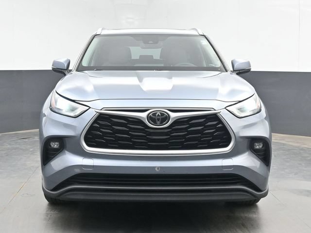 Used 2021 Toyota Highlander XLE FWD image 3