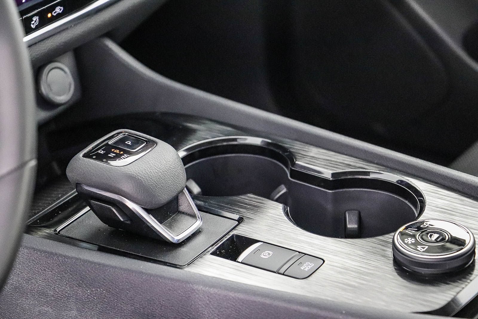 Certified 2025 Nissan Rogue SV AWD/4WD image 17