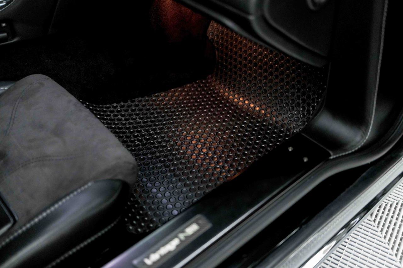 Used 2011 Aston Martin V8 Vantage N420 image 49