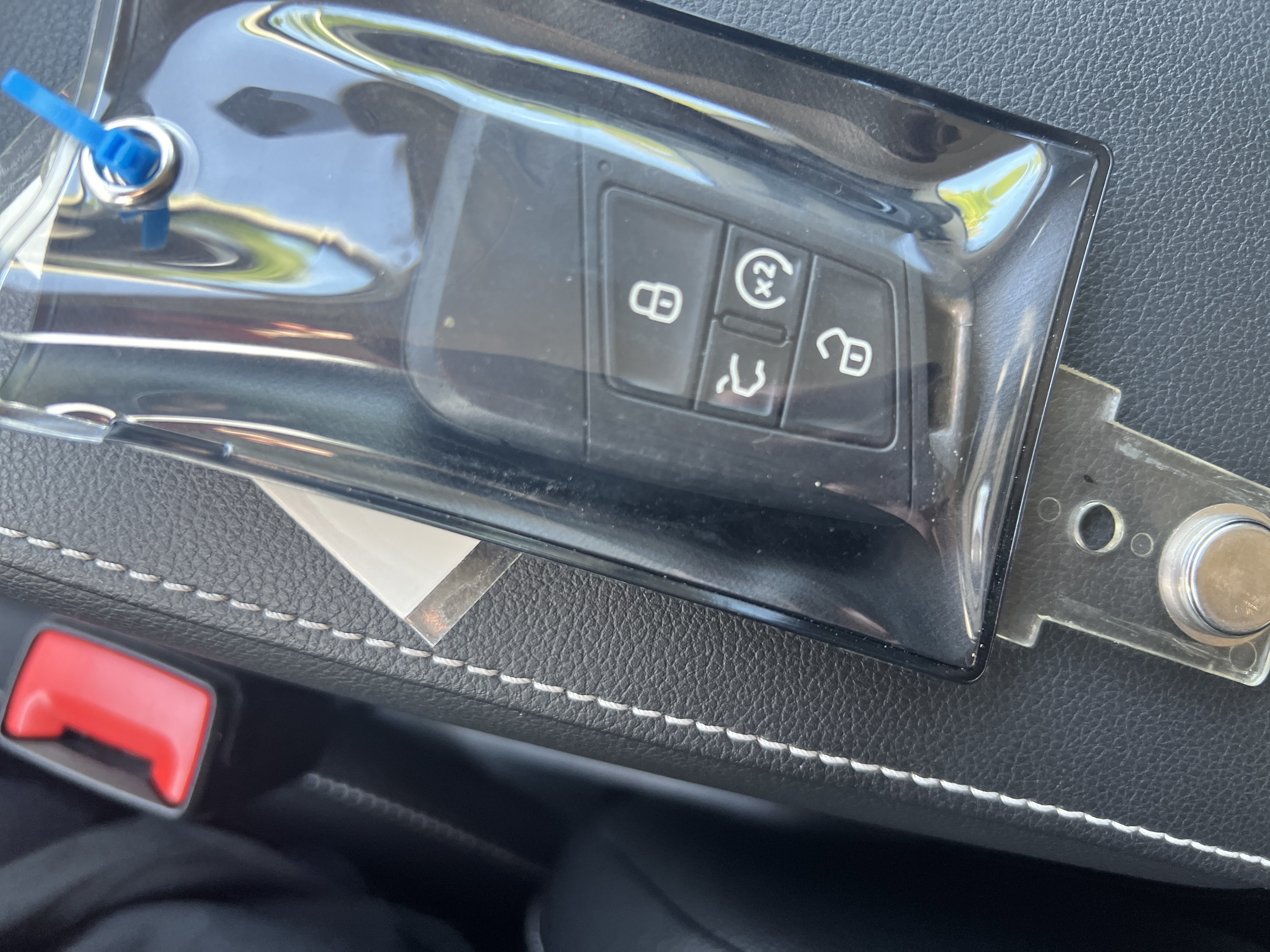 Certified 2023 Volkswagen Tiguan SE FWD image 31