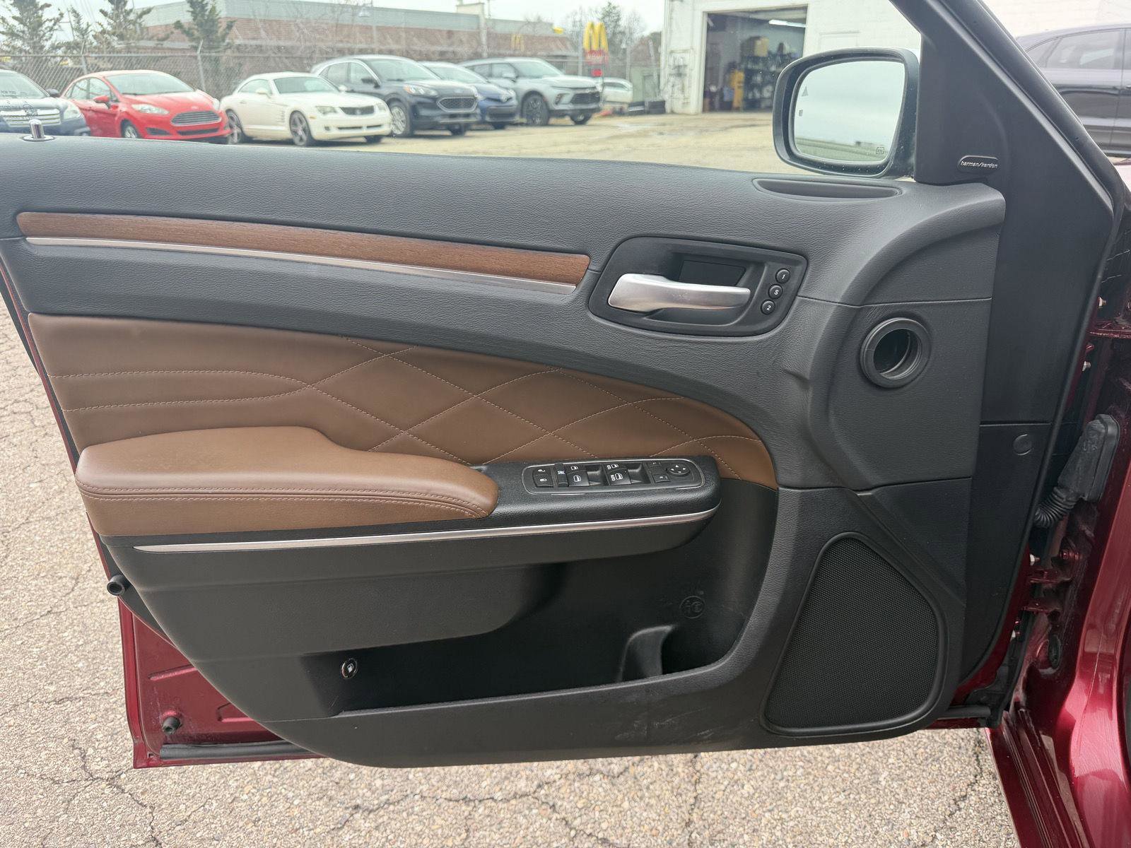 Used 2018 Chrysler 300 C w/ Sun, Sound & Nav Package image 10