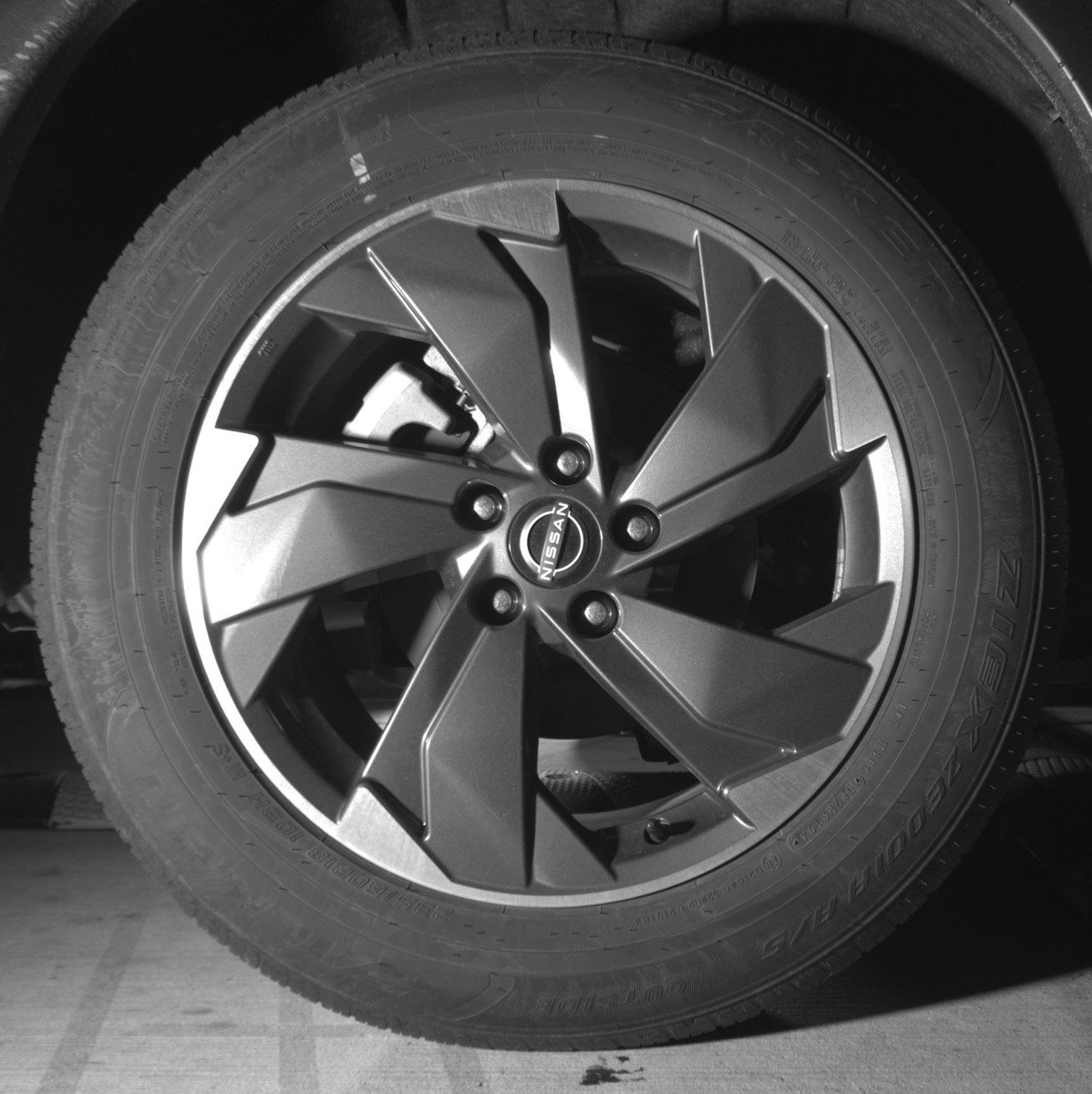 Used 2025 Nissan Rogue SV FWD image 15