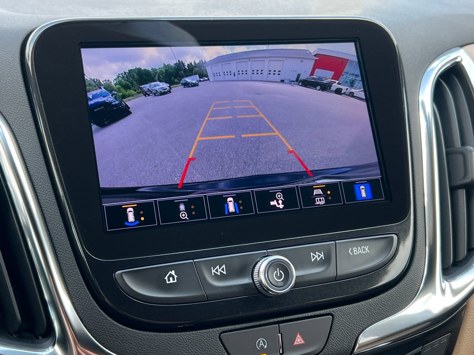 Certified 2024 Chevrolet Equinox Premier FWD image 29