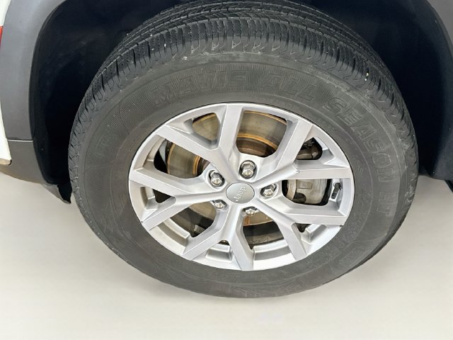Used 2021 Jeep Grand Cherokee L Limited AWD/4WD image 34