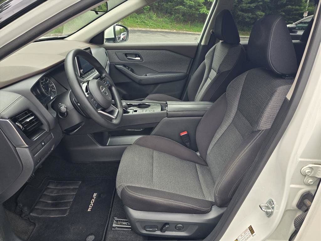 Used 2021 Nissan Rogue SV FWD image 11