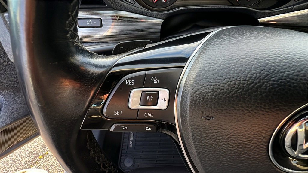 Used 2020 Volkswagen Passat 2.0T R-Line image 24