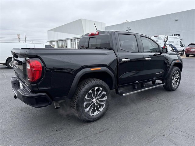 Used 2025 GMC Canyon Denali image 4