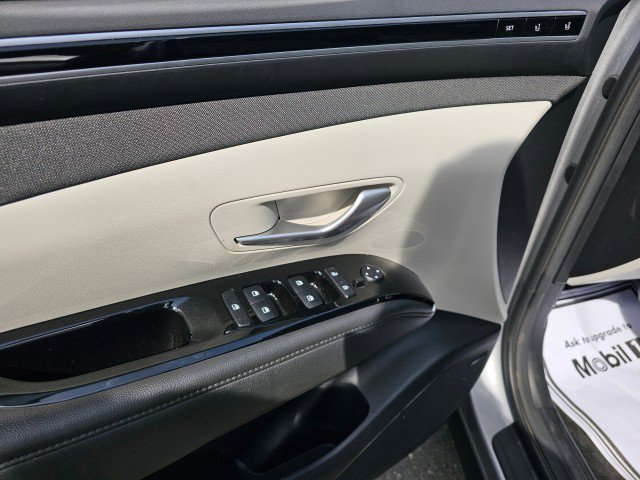 Used 2024 Hyundai Tucson Limited image 25