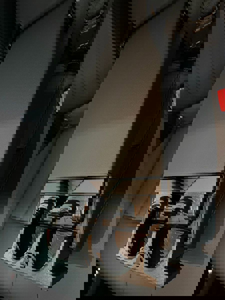 Used 2019 BMW 530e iPerformance w/ Convenience Package image 45