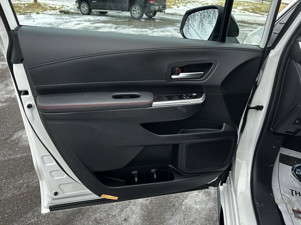 Used 2025 Toyota Sienna XSE image 9