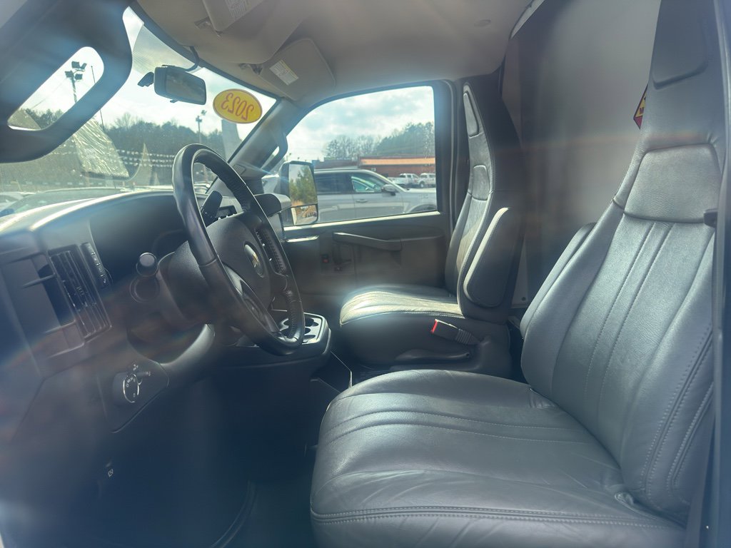 Used 2023 Chevrolet Express 3500 w/ Power Convenience Package image 9
