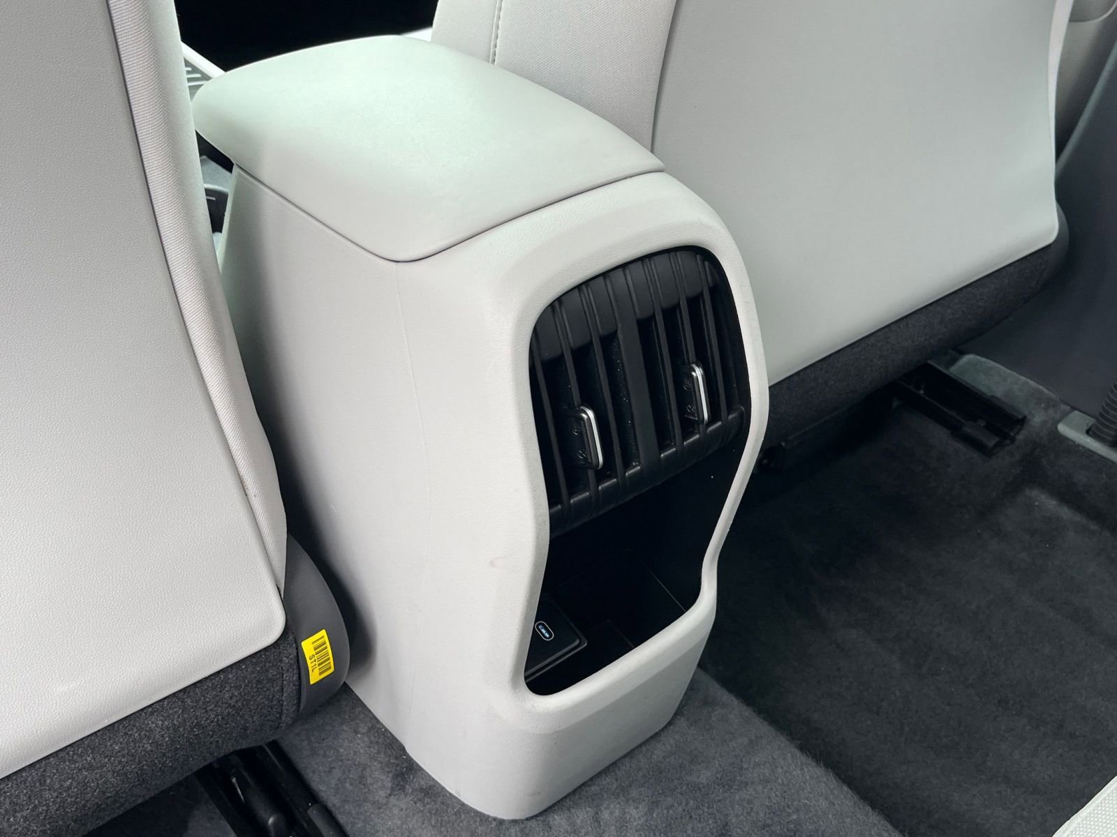 Used 2025 Hyundai Kona SEL AWD/4WD image 23