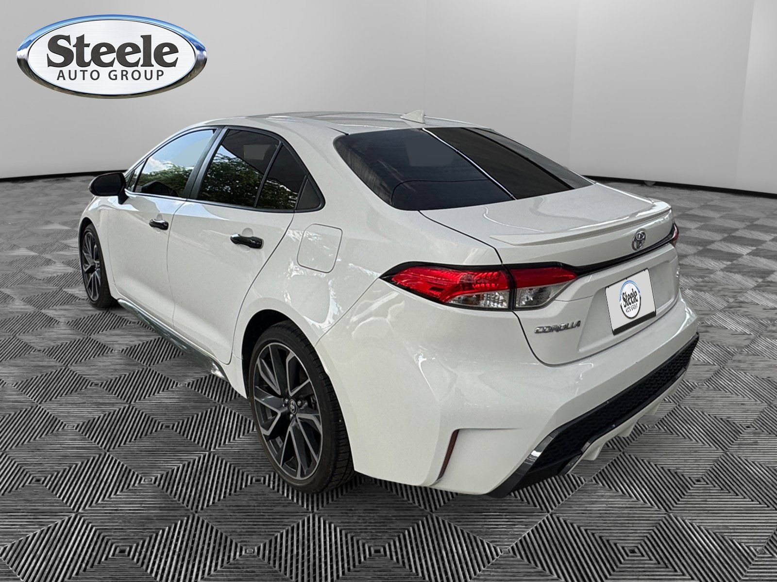 Used 2020 Toyota Corolla SE FWD image 3
