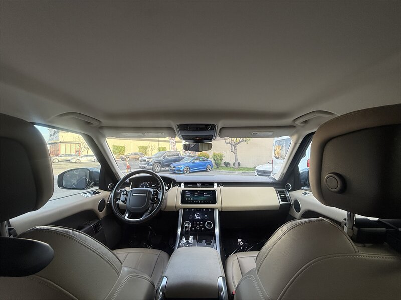 Used 2019 Land Rover Range Rover Sport SE AWD/4WD image 32