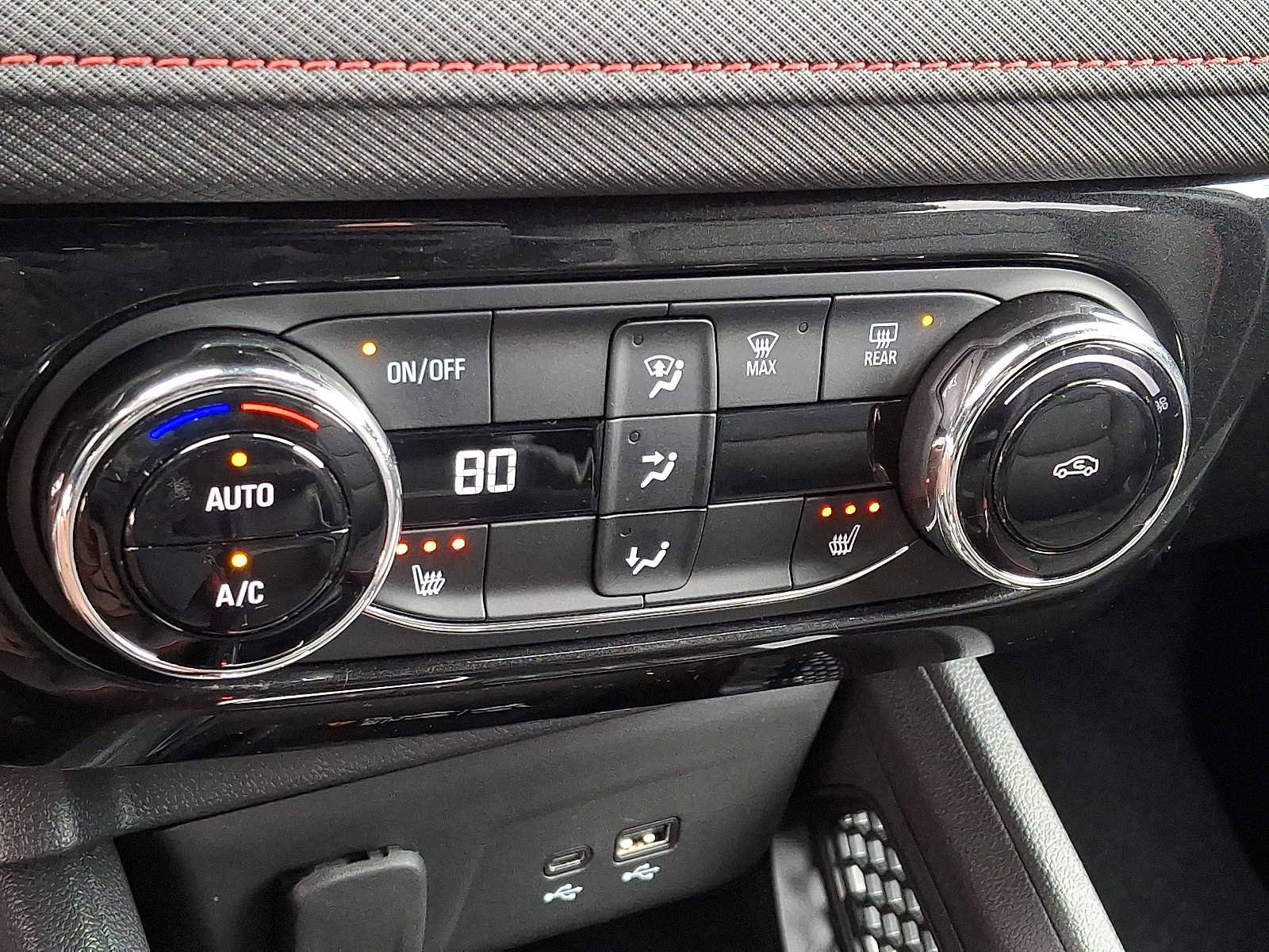 Used 2025 Chevrolet TrailBlazer RS w/ Convenience Package image 16