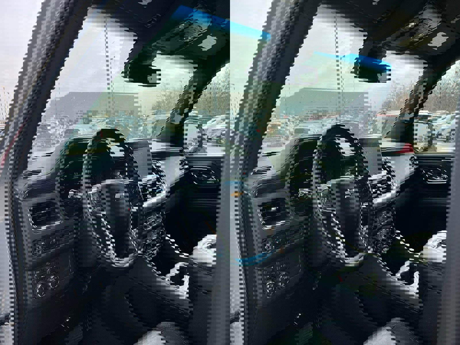 Used 2024 Chevrolet Suburban LT image 24