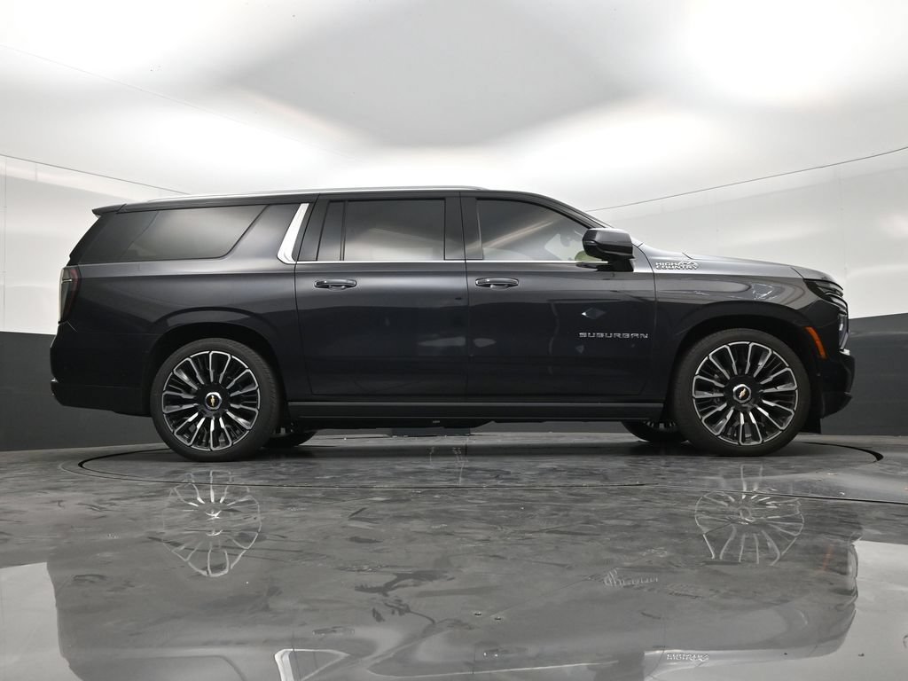 Used 2026 Chevrolet Suburban High Country AWD/4WD image 24