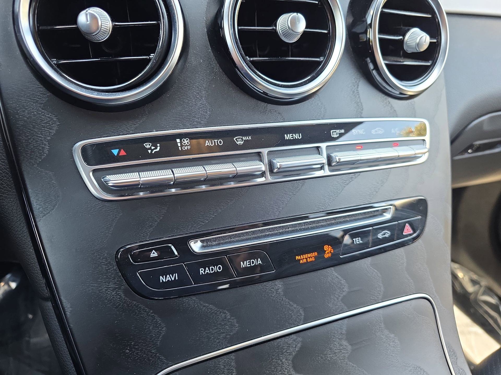 Used 2019 Mercedes-Benz GLC 300 4MATIC image 23