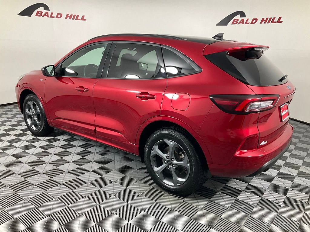 Used 2024 Ford Escape ST-Line w/ Tech Pack #1 image 4