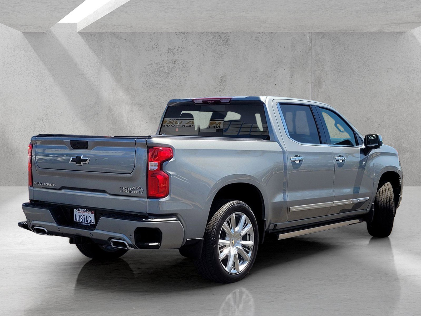 Used 2025 Chevrolet Silverado 1500 High Country AWD/4WD image 5