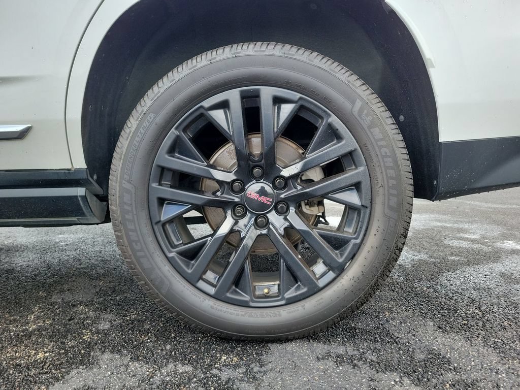 Certified 2021 GMC Yukon Denali w/ Denali Premium Package AWD/4WD image 34