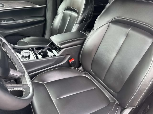 Used 2023 Jeep Grand Cherokee L Limited AWD/4WD image 20