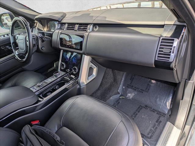 Used 2020 Land Rover Range Rover HSE image 18