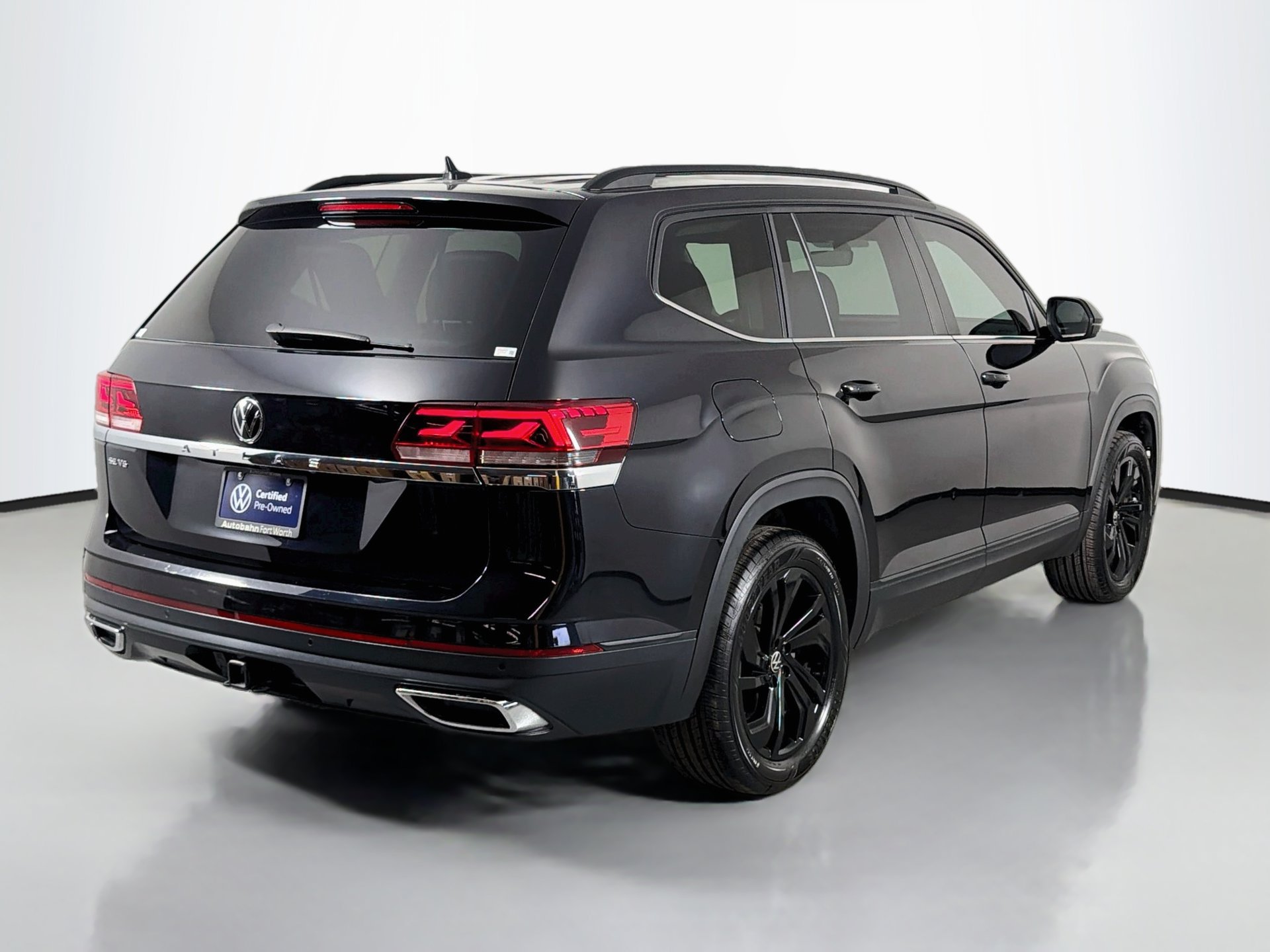 Certified 2023 Volkswagen Atlas SE w/ Panoramic Sunroof Package FWD image 5