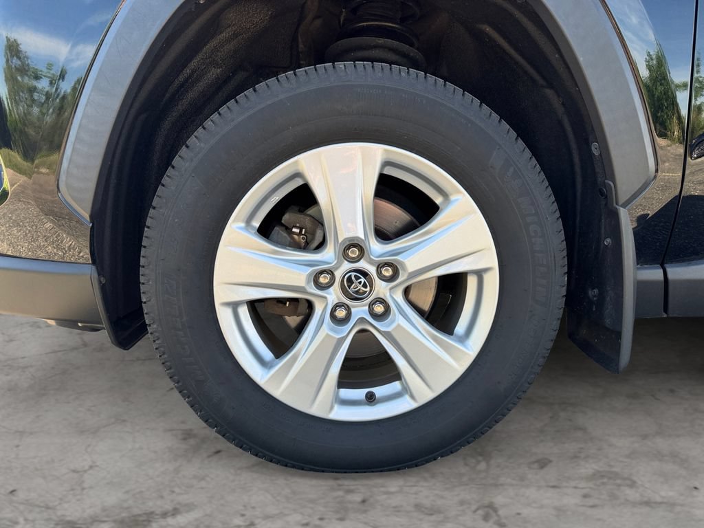 Certified 2020 Toyota RAV4 XLE AWD/4WD image 9