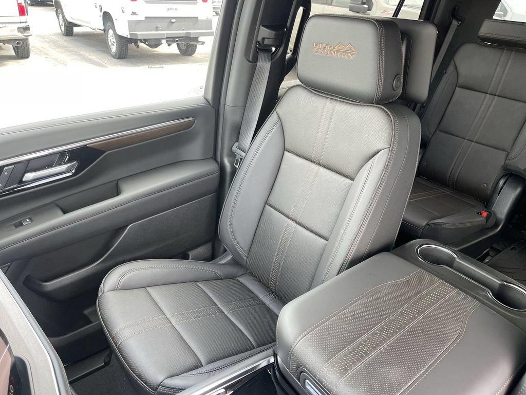 New 2026 Chevrolet Tahoe High Country AWD/4WD image 26