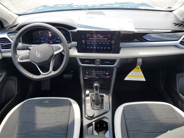 New 2025 Volkswagen Taos SE image 16