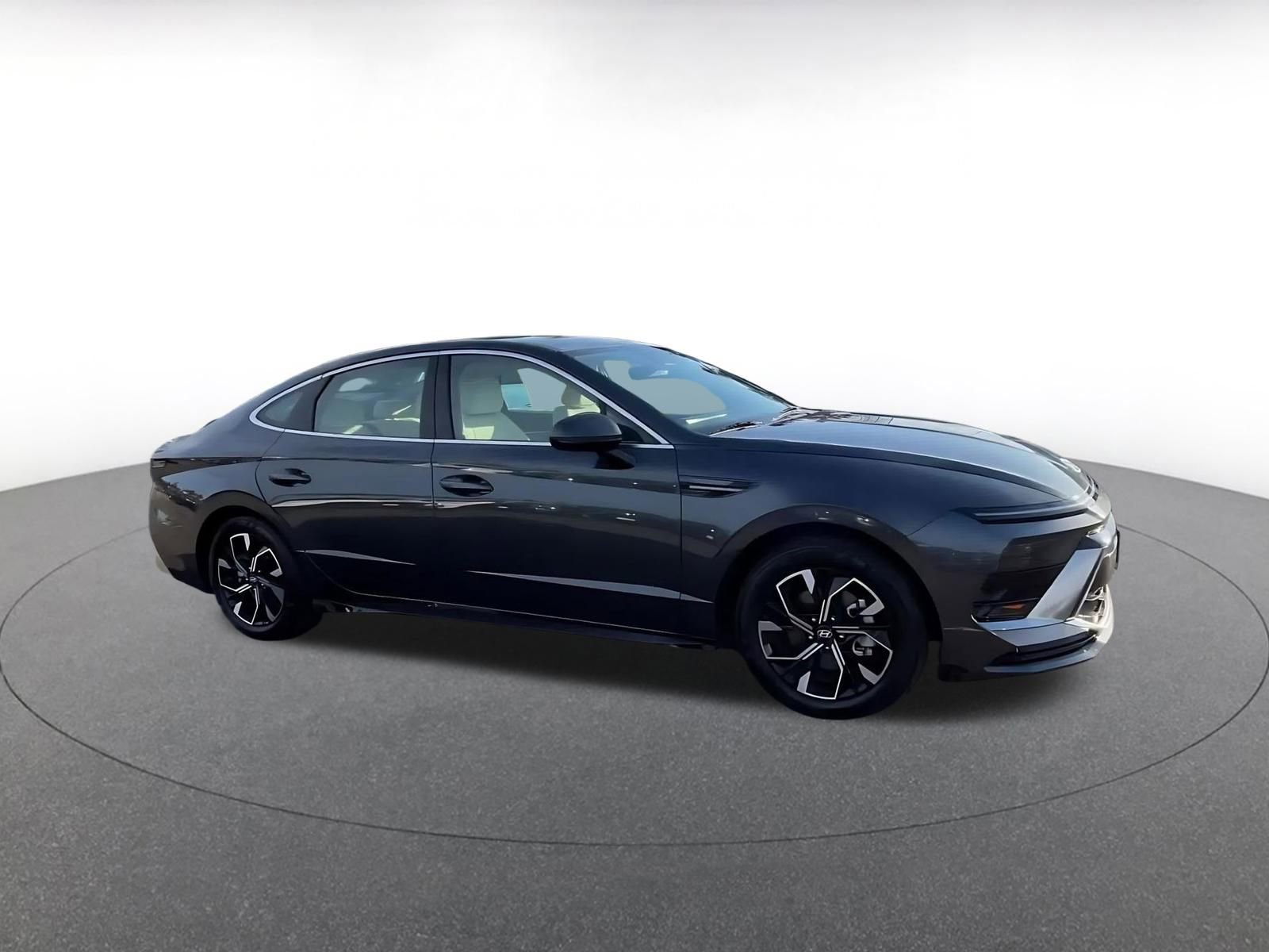 Used 2025 Hyundai Sonata SEL image 2