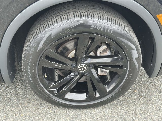 Used 2024 Volkswagen Tiguan SE R-Line AWD/4WD image 10