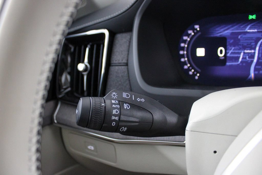 New 2026 Volvo XC90 B6 Ultra w/ Protection Package AWD/4WD image 16