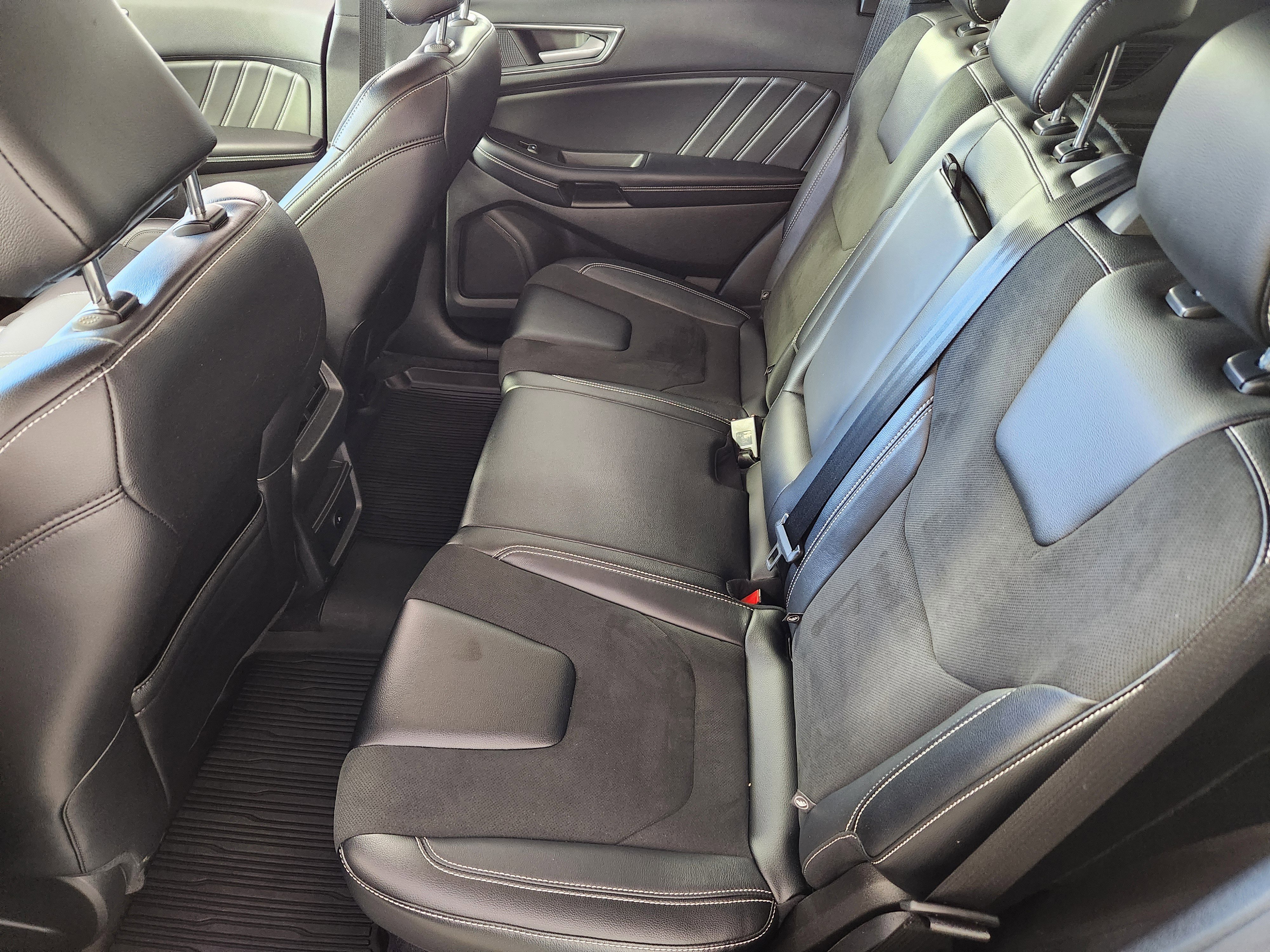 Used 2023 Ford Edge ST image 13