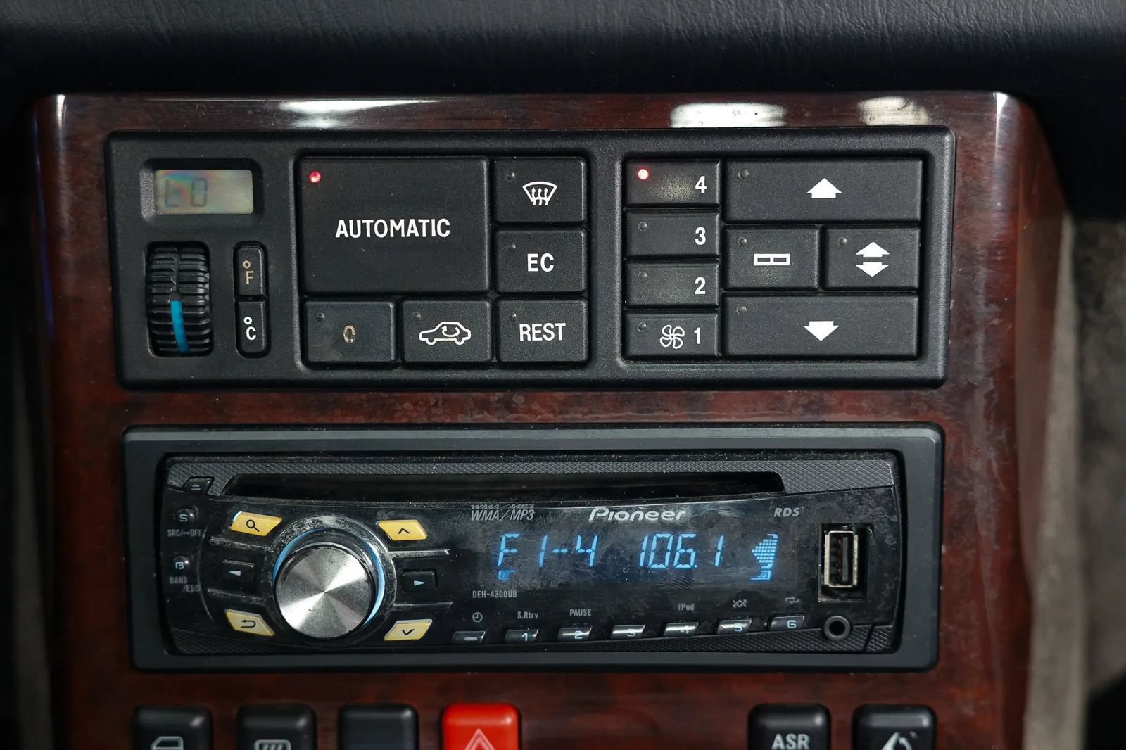 Used 1996 Mercedes-Benz SL 500 image 24