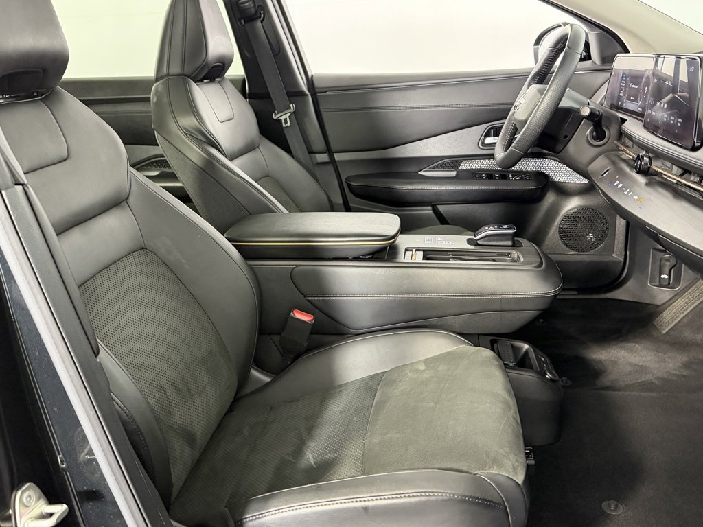 Used 2023 Nissan Ariya AWD image 33