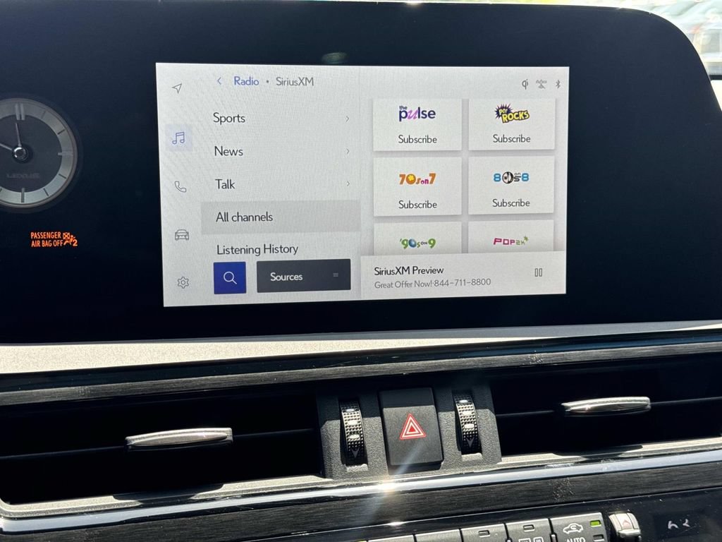 Used 2025 Lexus ES 300h w/ Premium Package FWD image 28
