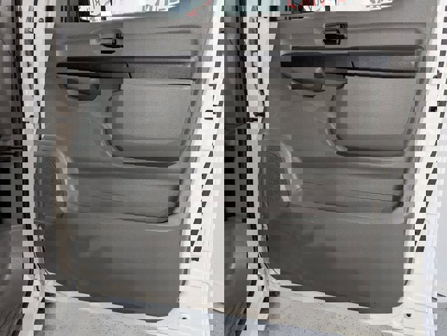 Used 2021 Nissan NV 2500 S image 18