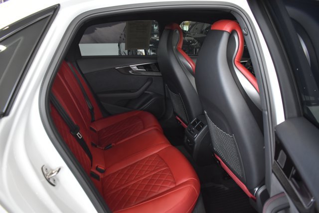 Used 2023 Audi S4 Premium Plus w/ Premium Plus Package AWD/4WD image 28