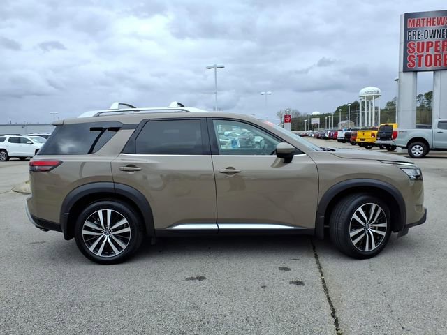 Certified 2024 Nissan Pathfinder Platinum w/ Black Appearance Package image 2
