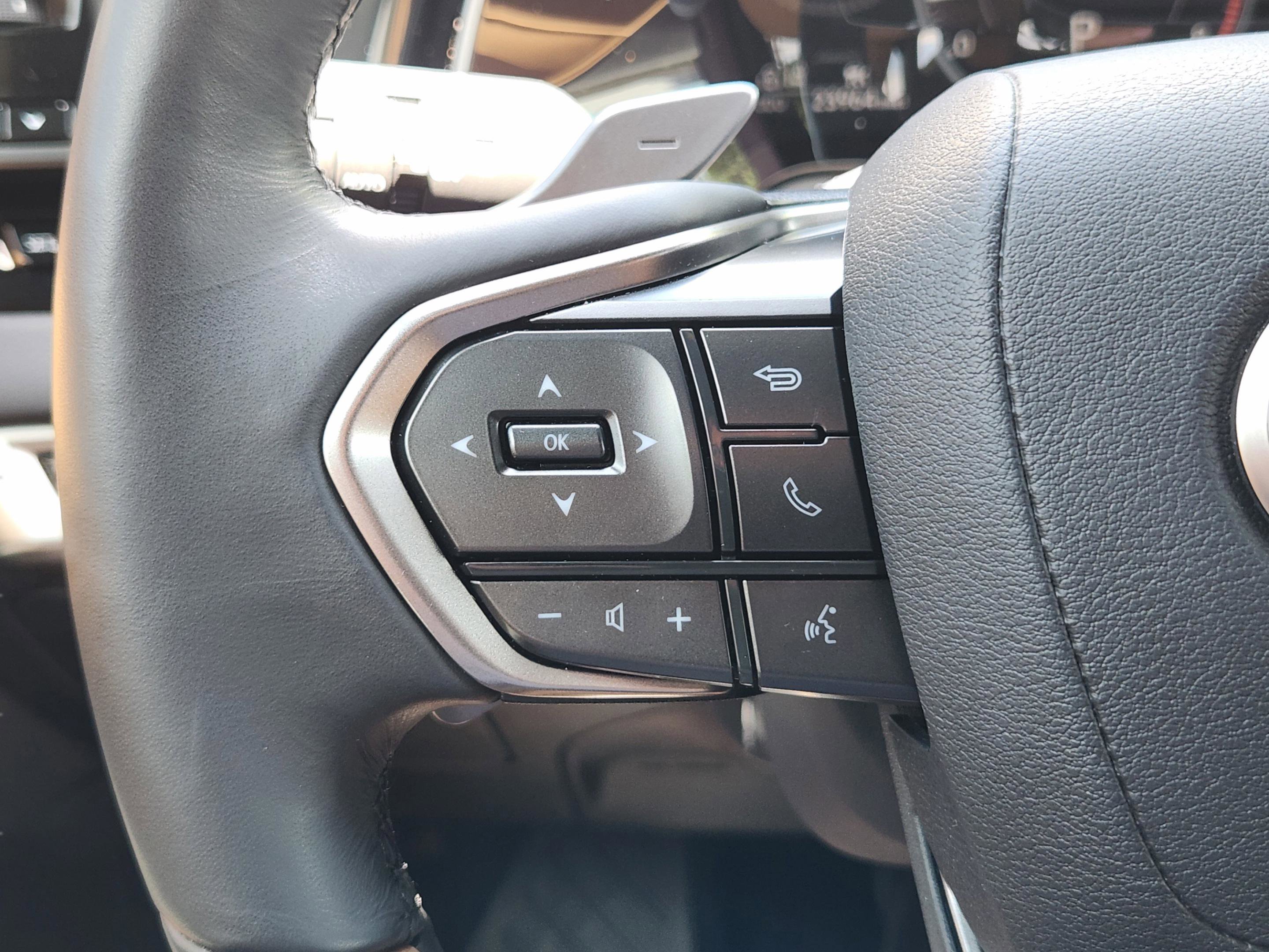 Used 2023 Lexus RX 350 Premium w/ Cold Area Package FWD image 20