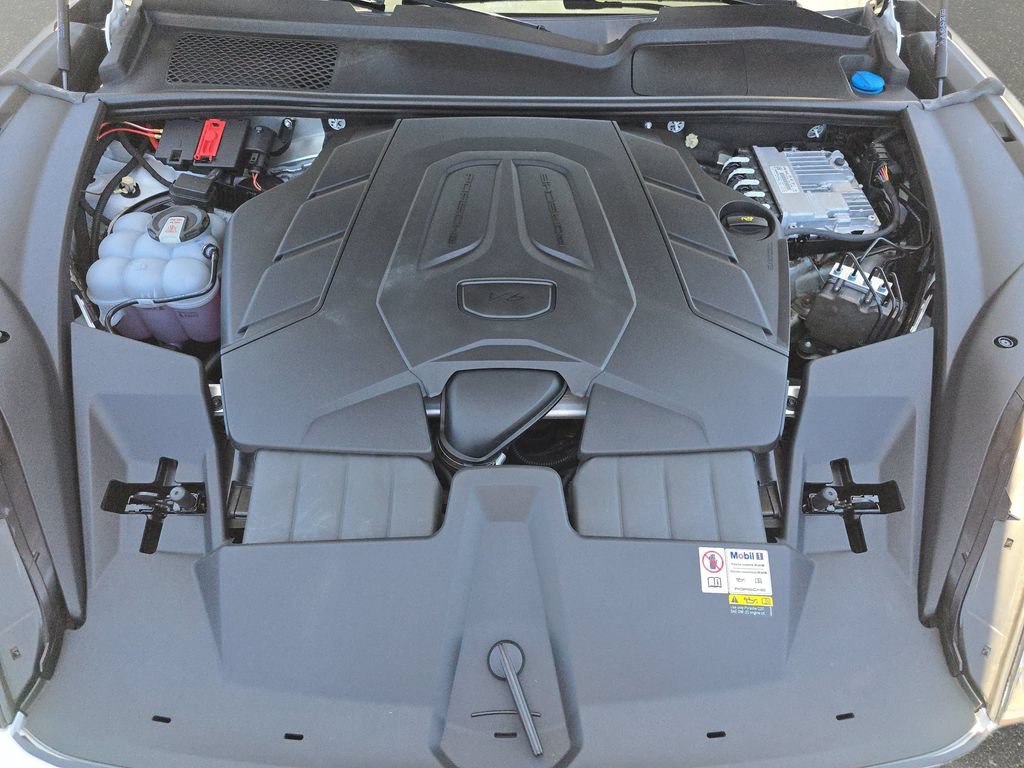 Used 2024 Porsche Cayenne AWD/4WD image 34